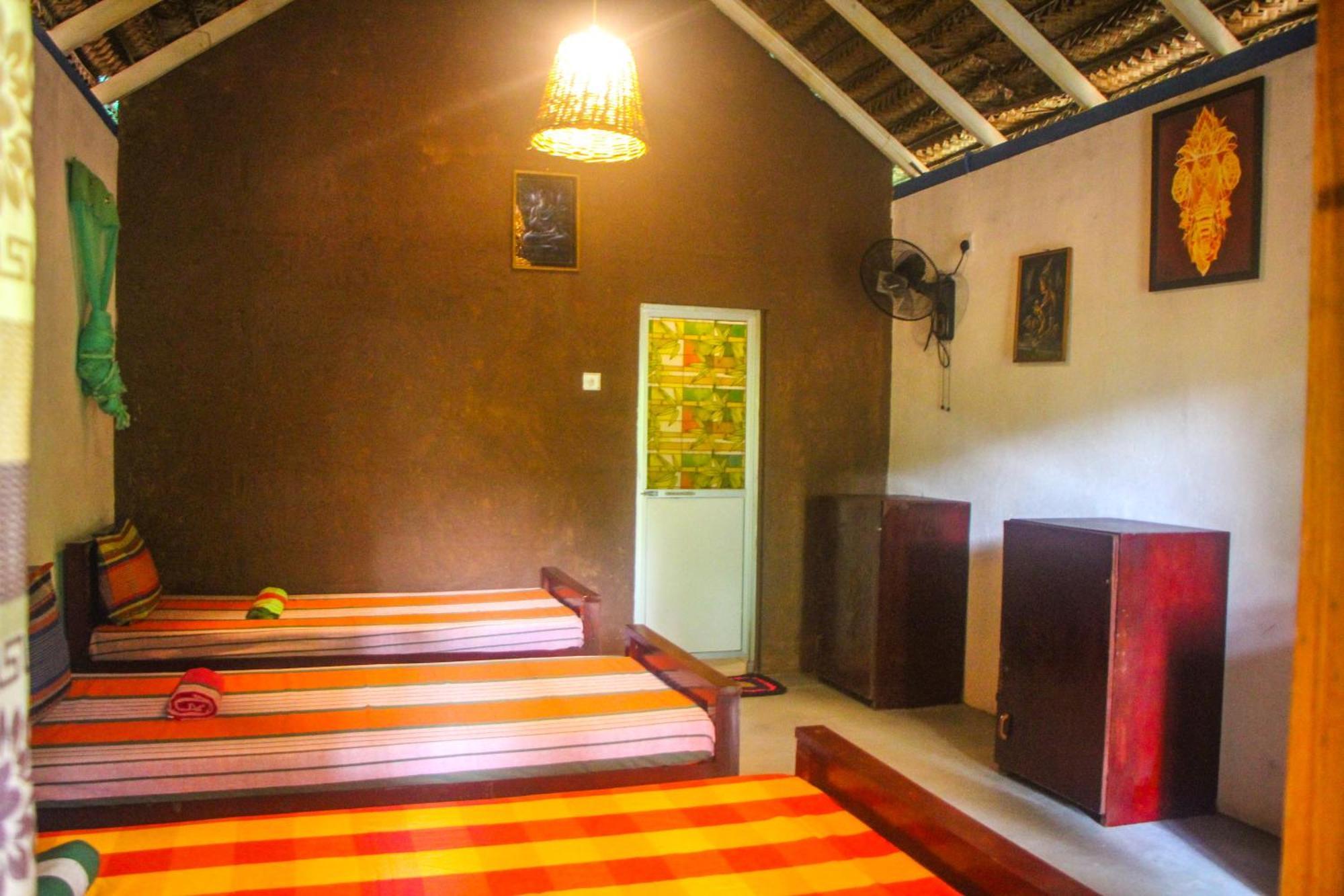 Jungle Host Hostel And Tree House Сигирия Экстерьер фото