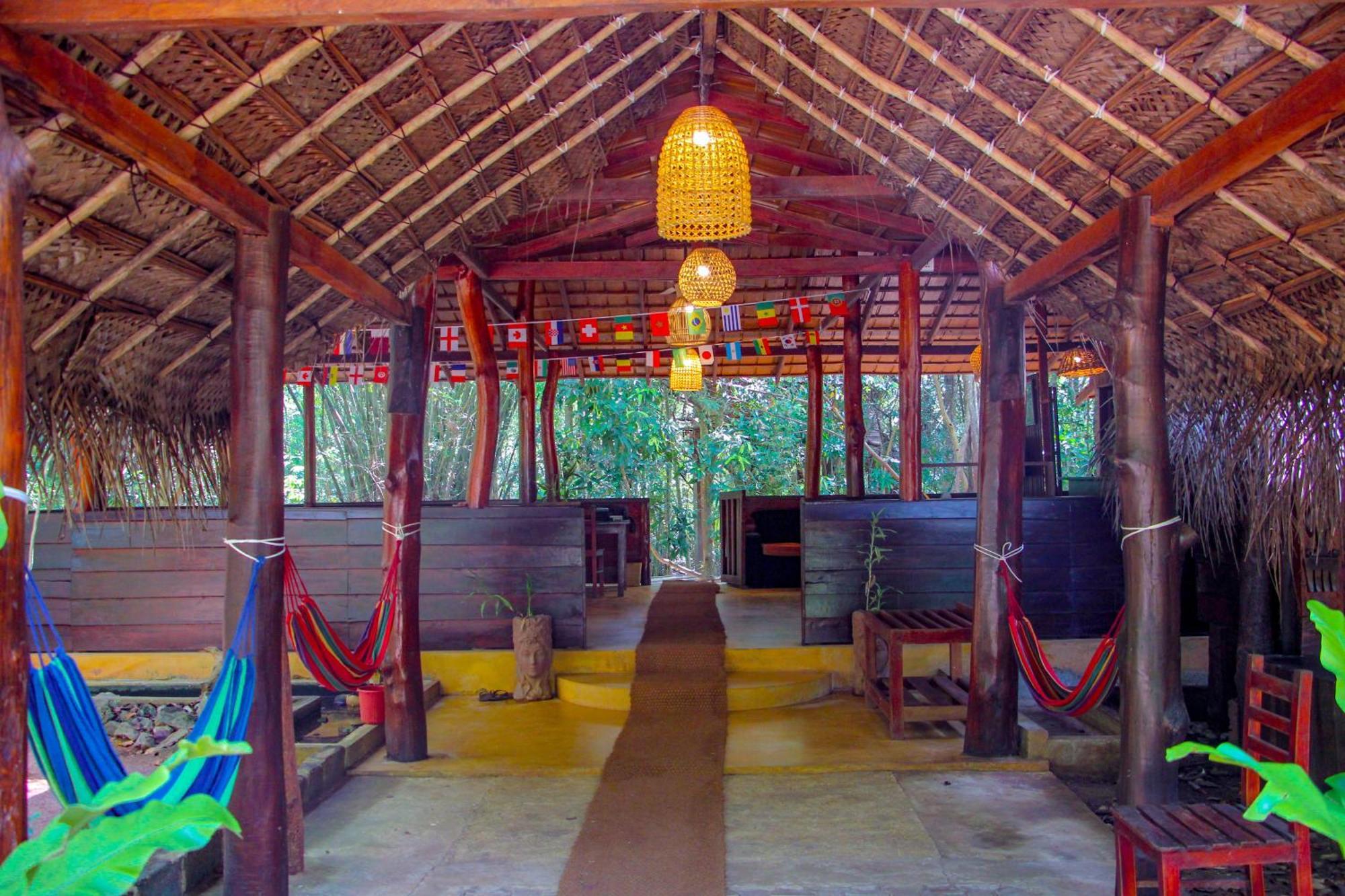 Jungle Host Hostel And Tree House Сигирия Экстерьер фото